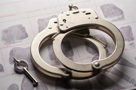 Policijski službenici Policijske postaje Senj dovršili su nekoliko kriminalističkih istraživanja i uhitili četvoricu muškaraca zbog sumnje na počinjenje više kaznenih djela