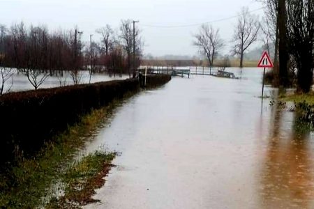 Poplavljene prometnice na području grada Gospića