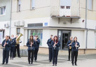 Gradska limena glazba Gospić promenadnim koncertom uveličala Dan državnosti