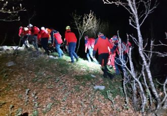 Uspješna potražna akcija HGSS Stanica Gospić za starijom ženskom osobom na području Vratnika iznad Senja