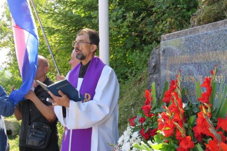 Don Anđelko Kaćunko, mons.Marinko Miličević i vlč.Stanko Smiljanić u nedjelju se opraštaju od gospićke župne zajednice