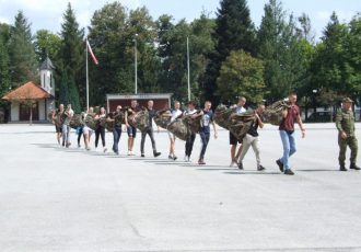 Na temeljnu vojnu obuku prijavilo se ukupno 18 djevojaka i 98 mladića, a među njima je šest vrhunskih sportaša