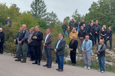 TUŽNO: u Lovincu memorijalni pohod u sjećanje na dan kada su Lovinčani napustili svoja ognjišta pred Velikosrpskom agresijom