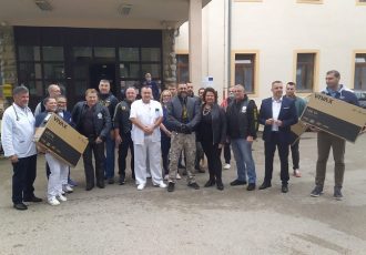 LIJEPO: gospićki bikeri “Vukovi” donirali pet televizora Općoj bolnici Gospić