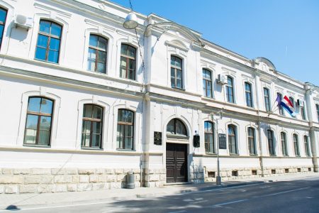 Potpisan Ugovor o sufinanciranju energetske obnove zgrade Ličko-senjske županije – odobreno 1.394.914,02 kn bespovratnih sredstava