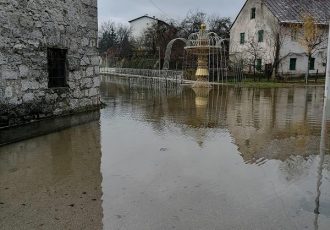 Novčica se izlila kod Murkovića mlina, na gospićkom području sve više zatvorenih prometnica