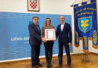 Ličko-senjskoj županiji uručen certifikat sustava upravljanja kvalitetom prema normi ISO 9001:2015