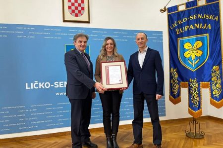 Ličko-senjskoj županiji uručen certifikat sustava upravljanja kvalitetom prema normi ISO 9001:2015