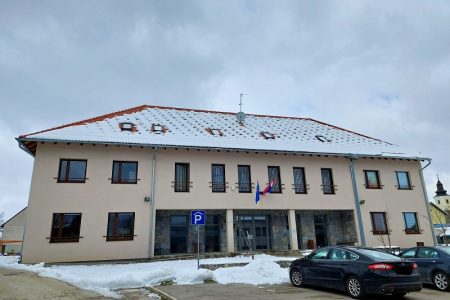 Općini Lovinac Ministarstvo kulture i medija odobrilo sredstva za uređenje najgornje etaže Doma kulture