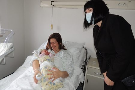 LIJEPO: Mala Maria Šaban prva je beba s područja Gospića rođena u ovoj godini