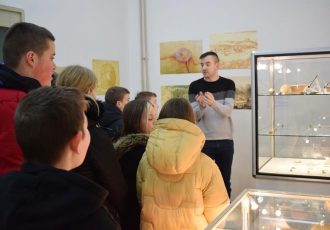 U Muzeju Gacke u  Otočcu završena je arheološka radionica na temu „Stari grad Otočac“ namijenjena učenicima šestih razreda osnovne škole.