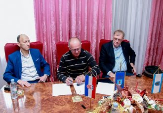 Potpisani ugovori za održavanje luka Karlobag i Barić Draga u iznosu od 850 tisuća eura
