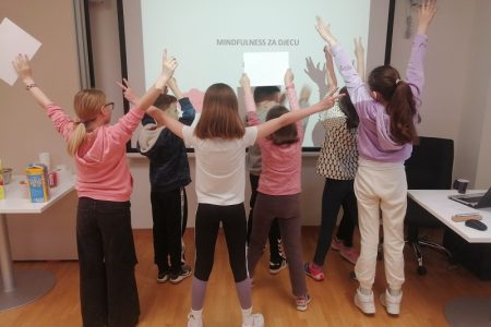 Akcija Rotary kluba Gospić: Mindfulness vježbe za djecu – vježbe pažnje i koncentracije, kontrole osjećaja i ponašanja, odnosa prema sebi i drugima