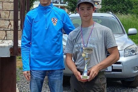 Nikola Barković, mladi ribič iz Otočca osvojio 24.Kup povodom Dana županije