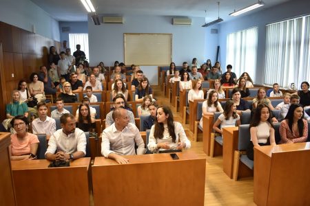 BRAVO: Oni su ponos grada. Dodijeljene pohvalnice najboljim učenicima i studentima