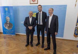 Ministar Erlić u Gospiću: U Ličko-senjskoj županiji potpisani ugovori za projekte vrijedne preko 630.000 eura