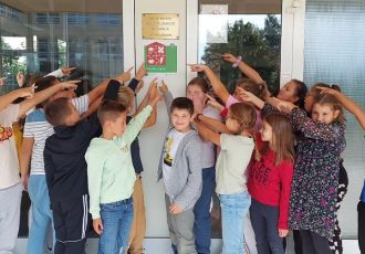 Gospićku osnovnu školu krasi plaketa “Sigurna škola”!