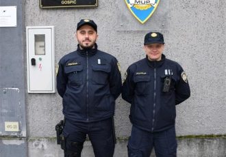 LIJEPO: policija pomogla u spašavanju domaćih životinja  i imovine od požara