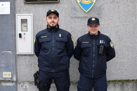 LIJEPO: policija pomogla u spašavanju domaćih životinja  i imovine od požara