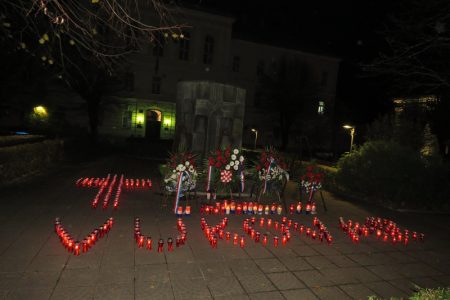 Gospićani odali počast žrtvama Vukovara i Škabrnje