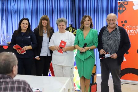 Bingo Tombola u Domu za starije osobe Ličko-senjske županije u organizaciji Hrvatske Lutrije