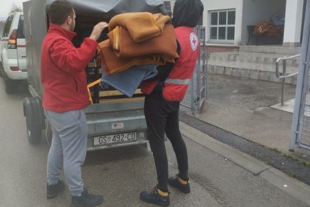 Lijepo: Crveni križ Ličko-senjske županije uručio vrijednu donaciju Domu za starije osobe u Gospiću