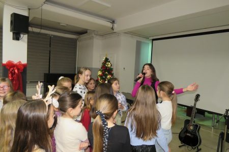 Kim Verson i njeno “Božićno čudo” u KIC-u Gospić