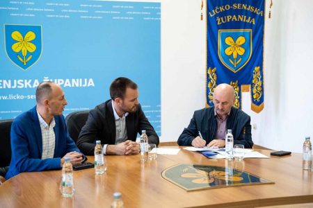 Ministar Erlić posjetio Gospić i Lovinac te u pratnji župana Petryja najavio nove razvojne projekte