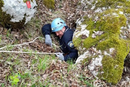 Policijski službenici očistili speleološki objekt od minsko-eksplozivnih sredstava
