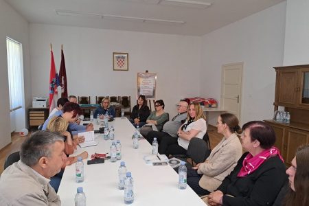 Perspektiva palijativne skrbi u Otočcu,  Okrugli stol „Palijativna skrb u Otočcu“ okupio stručnjake: Razmjena znanja i iskustava doprinosi razvoju palijativne skrbi