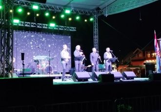 Prekrasna svečarska večer u Gospiću!!!