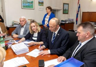 HDZ i partneri predali rekordnih 5572 potpisa potpore za županijske izbore: “Pobjednik je već poznat”
