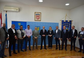 Župan Ernest Petry dodijelio Zahvalnice gradonačelnicima i načelnicima za suradnju u mandatu 2021.–2025.