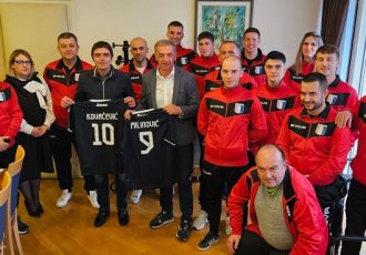 Gradonačelnik Milinović  ugostio nogometaše i upravu MNK „Lika šport“