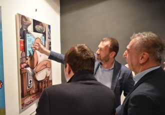 Nik Titanik predstavlja 18  atraktivnih karikatura na izložbi u Gospiću
