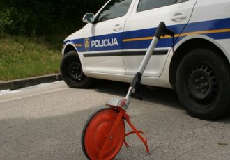 Teško ozlijeđen motociklist u prometnoj nesreći
