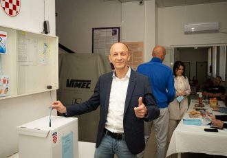 Petry protiv Tušaka ostvario uvjerljivu izbornu pobjedu!!