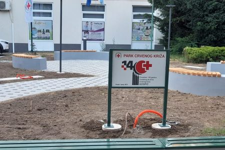 LIJEPO: odlično napreduju radovi uređenja Parka Crvenog križa u središtu Gospića!!!