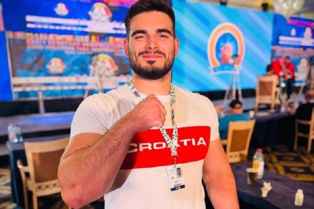 BRAVO: Rino Mašić obranio titulu prvaka Europe u obaranju ruke na lijevu ruku!!!