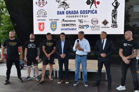 LIJEPO: Rux Gospiću za Dan grada poklonio natjecanje snagatora