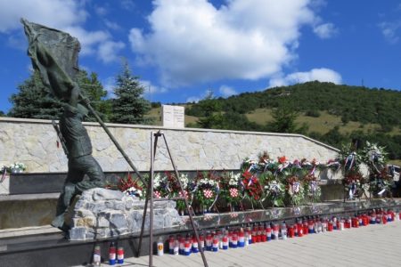 Na Ljubovu obilježeno 30 godina od veličanstvene i oslobodilačke vojno-redarstvene operacije Oluja!!!