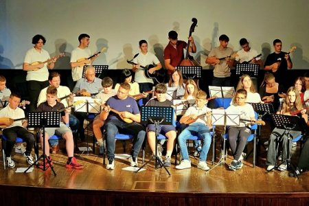 Zvuci dangubice ispunili Gacko pučko otvoreno učilište Otočac