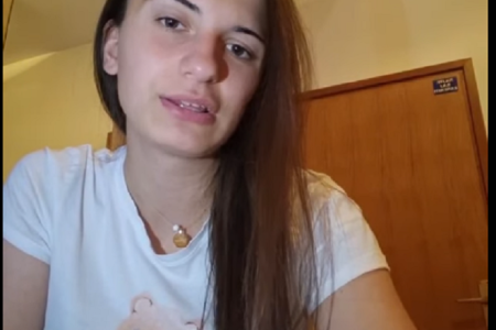 Nina Fadljević svoju borbu protiv karcinoma počela je kad je imala svega dvije i pol godine. Pobijedila je!!!