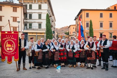 HKUD Široka Kula oduševio publiku na festivalu folklora u Toskani