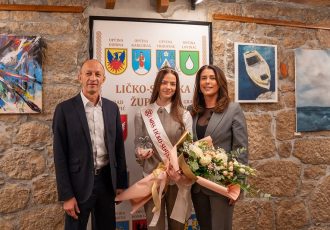 Župan Petry primio Miss Ličko-senjske županije Antonelu Antonić