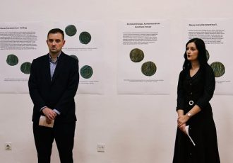 U Otočcu otvorena izložba o antičkom novcu