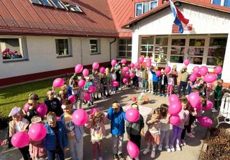 Pogledajte kako škole i vrtići Ličko-senjske županije već devetu godinu predano obilježavaju „ružičasti listopad”