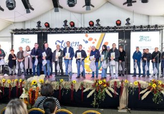 Dodijeljena priznanja najboljim ličkim proizvođačima meda, sira, rakija i zimnice