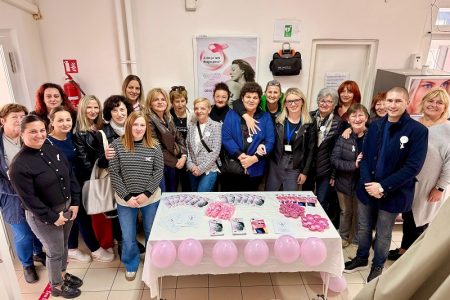 Članovi udruge “Vila za Liku” posjetili Dom zdravlja Ličko-senjske županije povodom obilježavanja Ružičastog listopada.