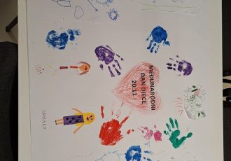 Međunarodni dan djece u Novalji – kreativnost, znanje i zajedništvo u organizaciji Udruge Ana